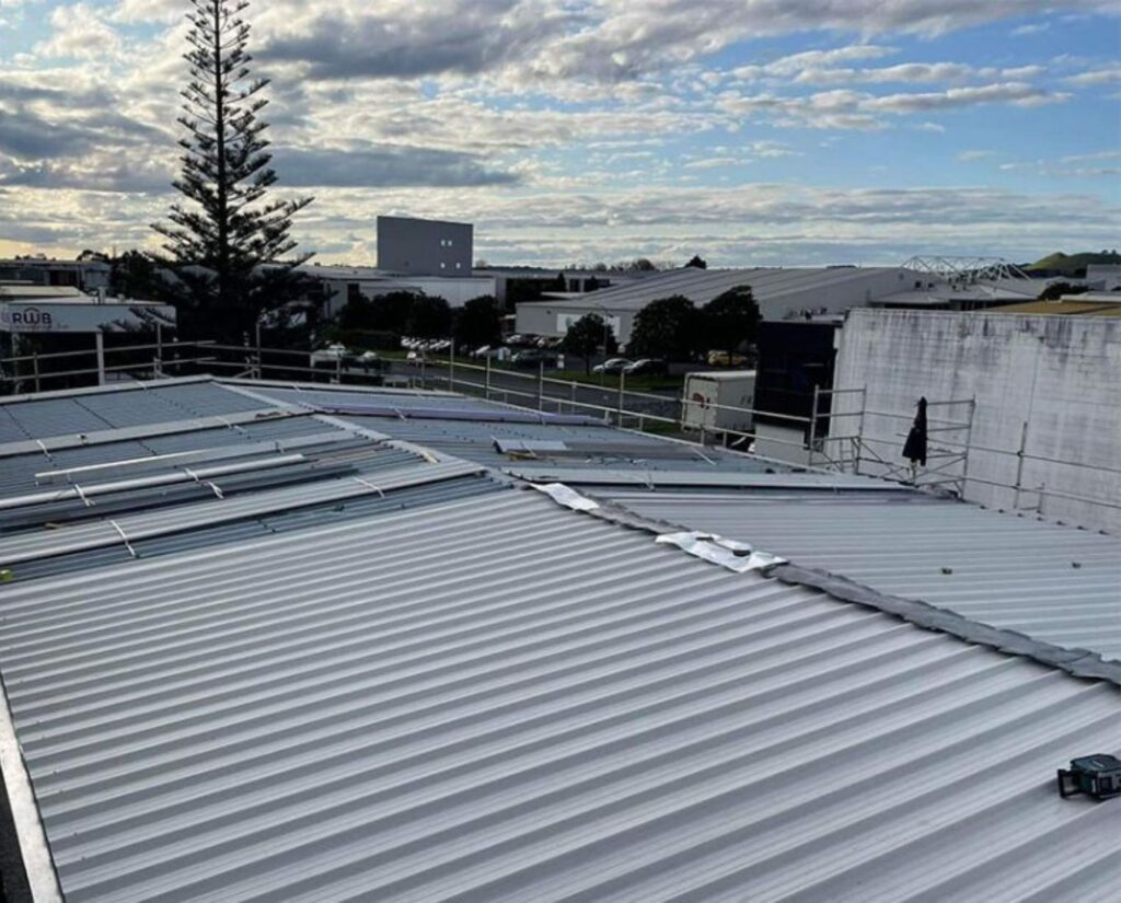 Asbestos roof replaced with COLORSTEEL roofing in Auckland